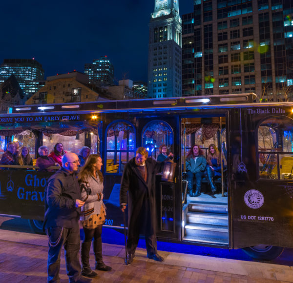 17+ Ghosts And Gravestones Trolley Tour Boston&nbsp;Package